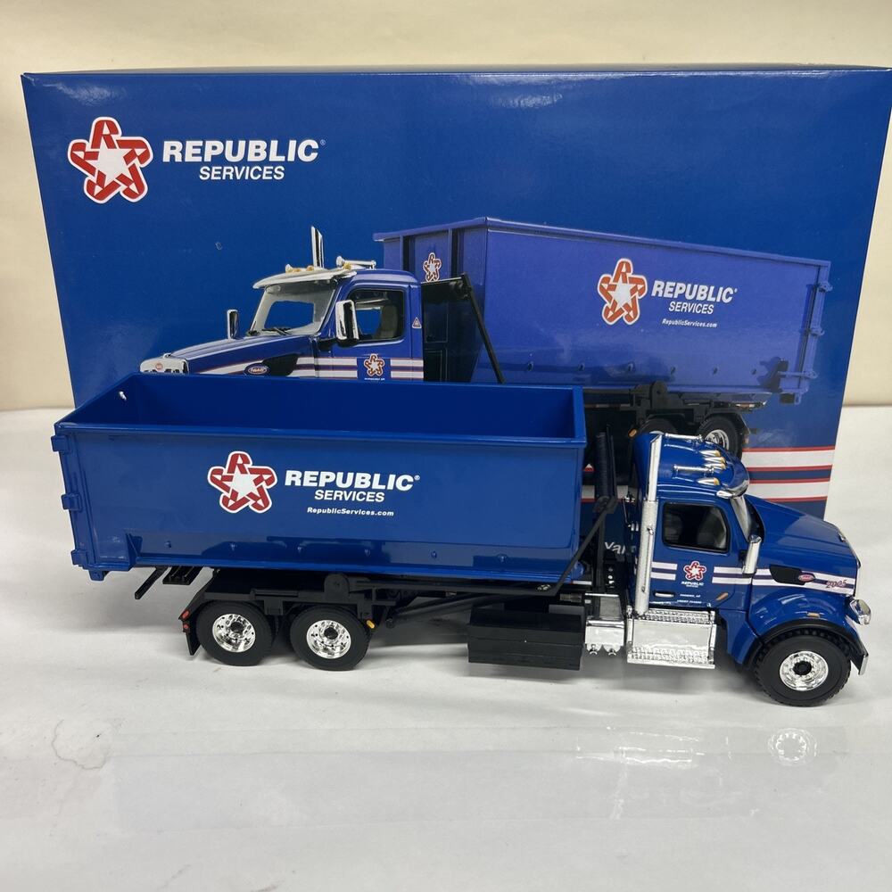 NIB First Gear Garbage Truck Republic Services Peterbilt 567 Rolloff 1/34